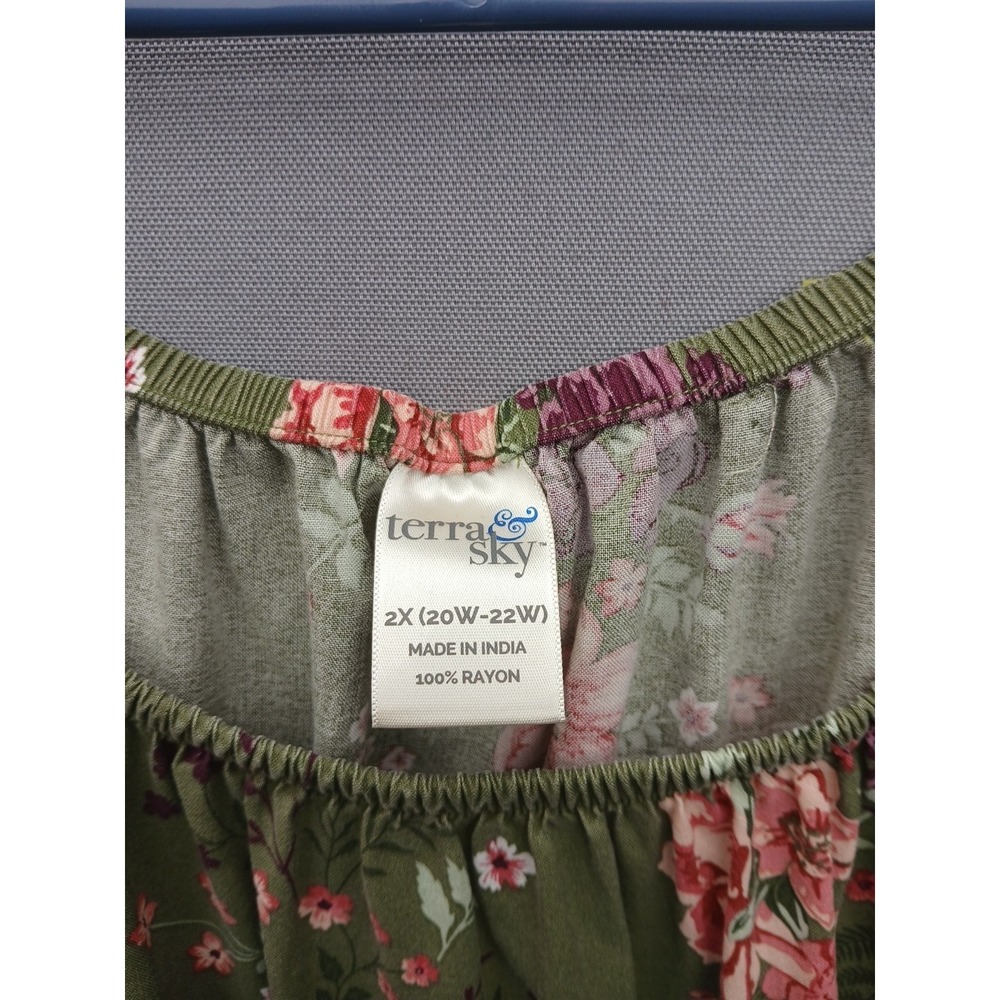 Ladies terra & sky 2x tunic top Boho Style 3/4 Sleeve Green Floral - Picture 2 of 16